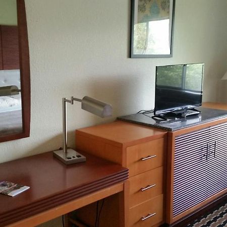 Riverwalk Inn & Suites Fort Atkinson Exteriér fotografie