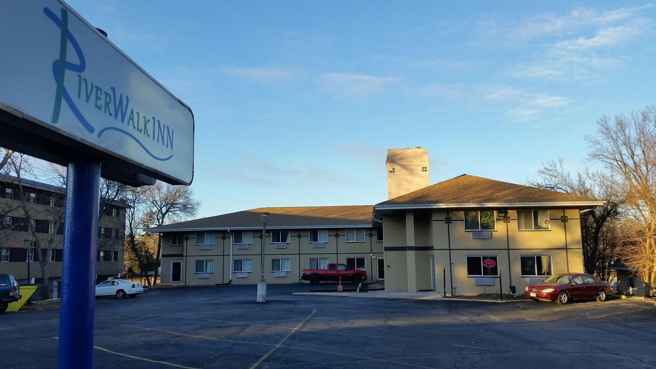 Riverwalk Inn & Suites Fort Atkinson Exteriér fotografie