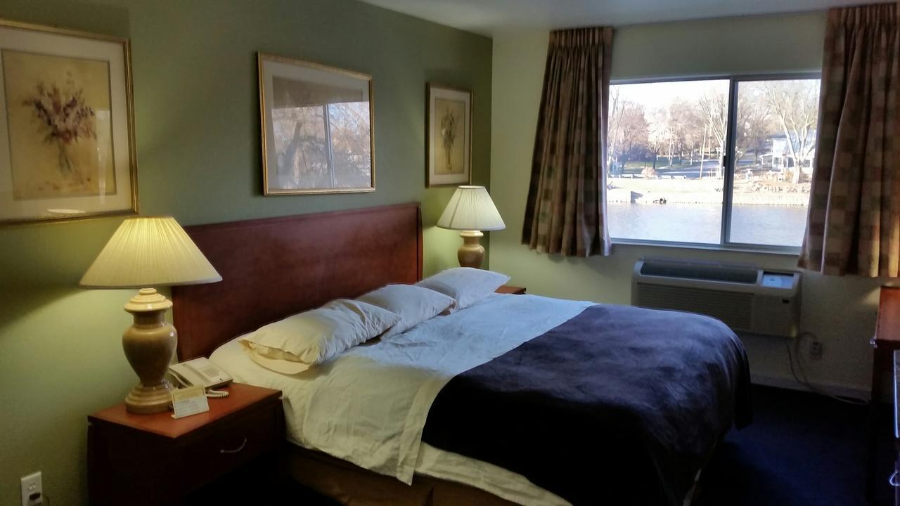 Riverwalk Inn & Suites Fort Atkinson Exteriér fotografie
