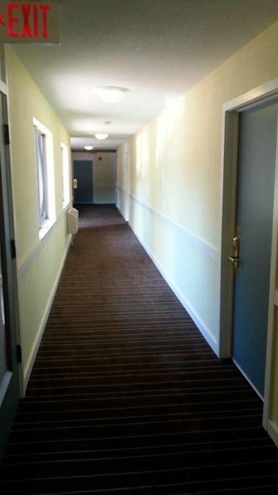 Riverwalk Inn & Suites Fort Atkinson Exteriér fotografie